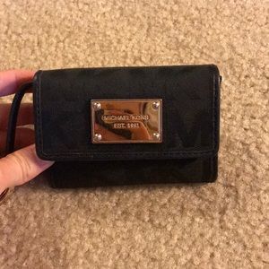 Authentic classic Michael kors wrist wallet